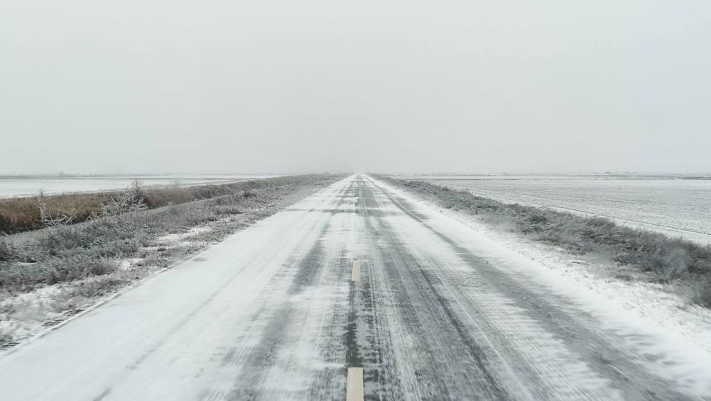 Детальніше про статтю На Одещині обмежений рух транспорту через снігопад