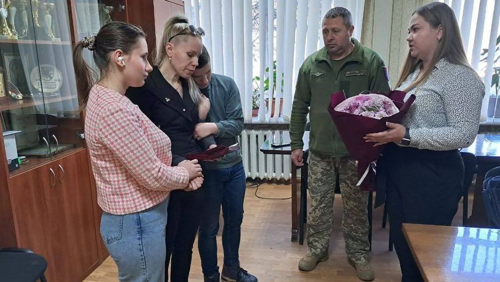 Детальніше про статтю Орден ‘За мужність’ рідним загиблого військового в Одеській області