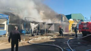 Детальніше про статтю В Одеському ринку «7 кілометр» спалахнула пожежа