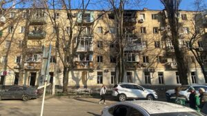 Детальніше про статтю Наслідки атаки на Одесу: пошкодження та жертви