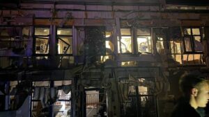 Детальніше про статтю Нічний обстріл Одеси: десятеро поранених, серед них двоє дітей