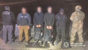 Детальніше про статтю На Одещині затримали водія, якого підозрюють у переправленні чоловіків до кордону