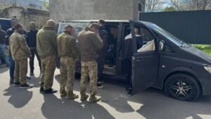 Детальніше про статтю Викрадення та вимагання: затримання працівників ТЦК в Одесі