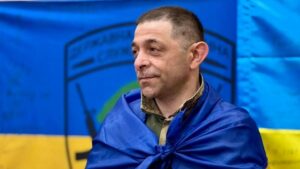 Детальніше про статтю Військовий Роман Телевка повернувся з полону на Одещині