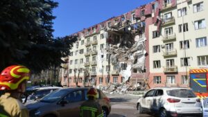 Детальніше про статтю Атака в Київському районі Одеси: знищено 7 будинків, понад 30 пошкоджено