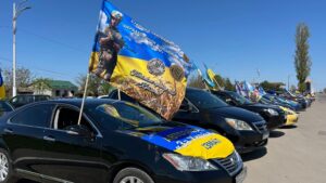 Детальніше про статтю Автозаїзд в Ізмаїлі на підтримку захисників України відбувся втретє