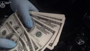 Детальніше про статтю Суд над іноземцями за збут підроблених доларів в Одеській області