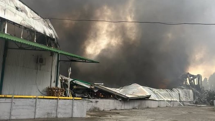 Детальніше про статтю Російська атака знищила сортувальний центр EVA в Одесі