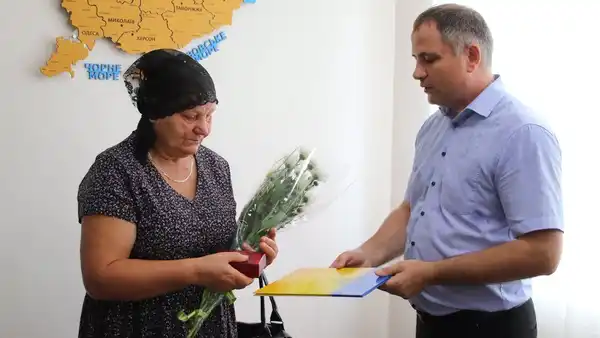 Детальніше про статтю Державні нагороди посмертно вручили родинам двох полеглих бійців з Одещини