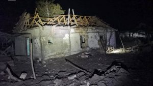 Детальніше про статтю Наслідки ворожої атаки на Одещину: руйнування та робота рятувальників