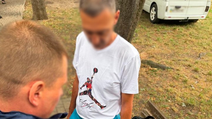 Детальніше про статтю На Одещині фермер вимагав хабар за зняття з розшуку та бронювання