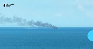 Детальніше про статтю Російський дрон атакував цивільне судно в Чорному морі: є загиблий та поранені