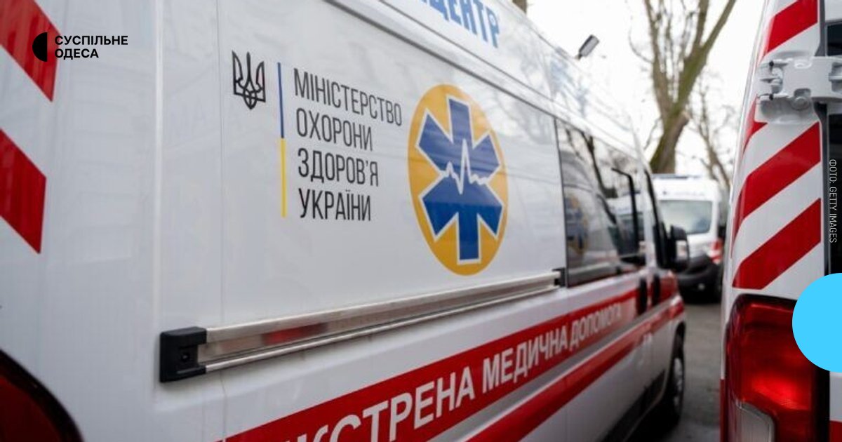 Ви зараз переглядаєте В Одесі 16-річний хлопець помер після того, як знепритомнів на спортивному майданчику