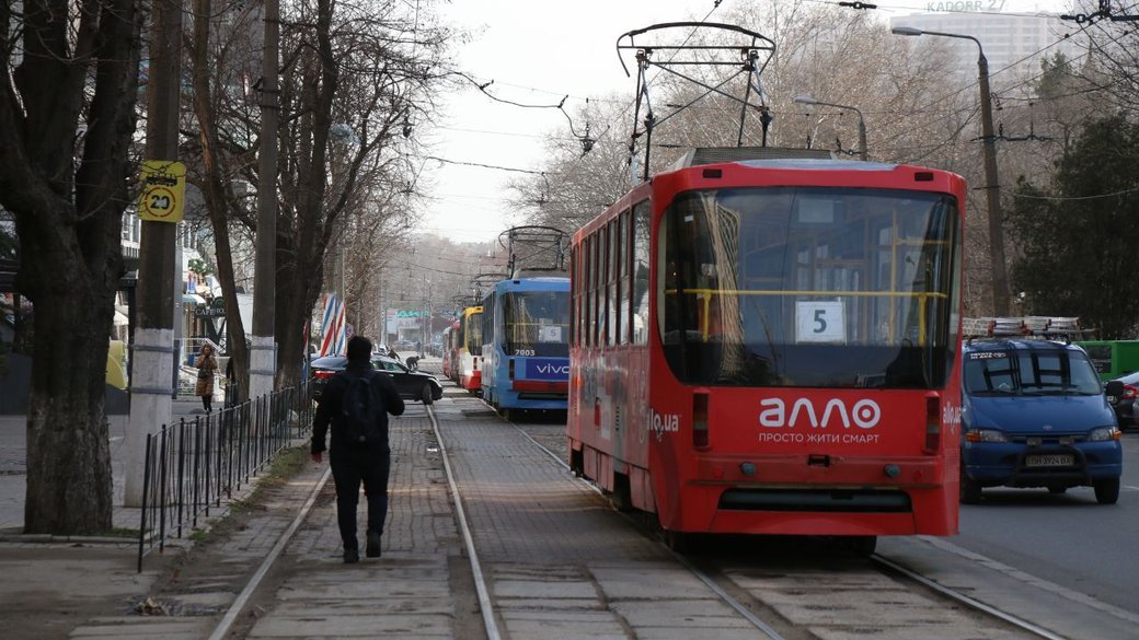 Ви зараз переглядаєте В Одесі затвердили нові правила для водіїв через блокування трамваїв і тролейбусів