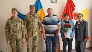 Детальніше про статтю Родині загиблого прикордонника з Одеси вручили державну нагороду