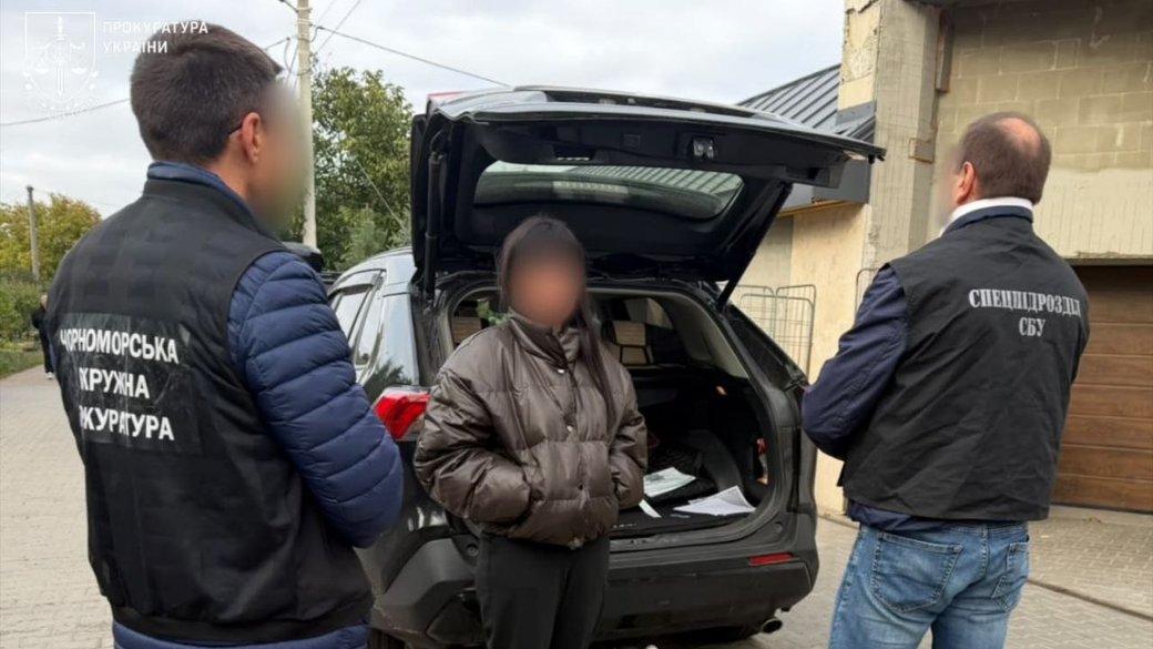 Ви зараз переглядаєте Хабар у 30 тисяч доларів: на Одещині затримали посадовицю сільради